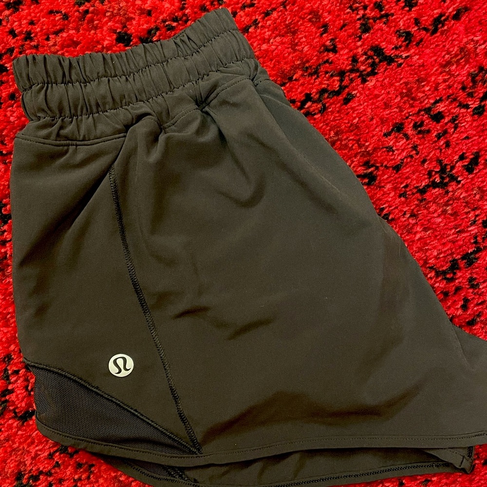 Lululemon Speed Up Short Low-Rise Lined
